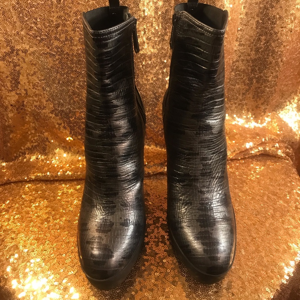 Donald J Pliner Milan ll Ankle Boots